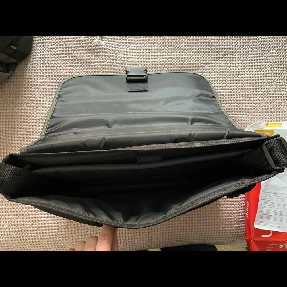 NWT lenovo laptop messenger max bag!